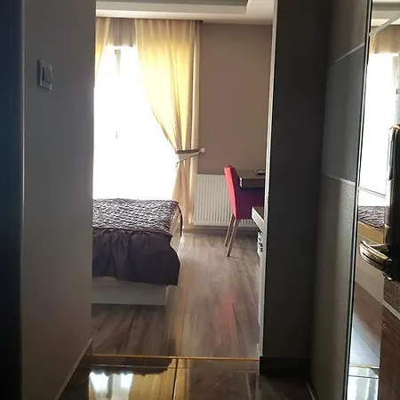 Lovac & Restaurant Мотель